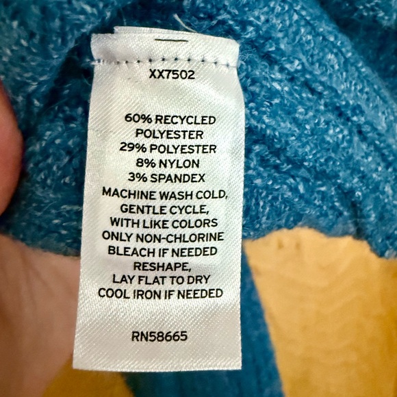 BP V-Neck Sweater Boxy Crop - Picture 5 of 6